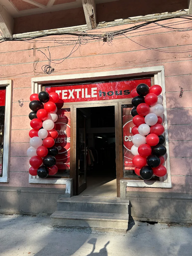 Coloane din baloane pentru inaugurări de magazine - exemplu 1