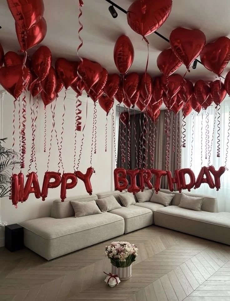 Decorațiuni Valentine cu baloane roșii